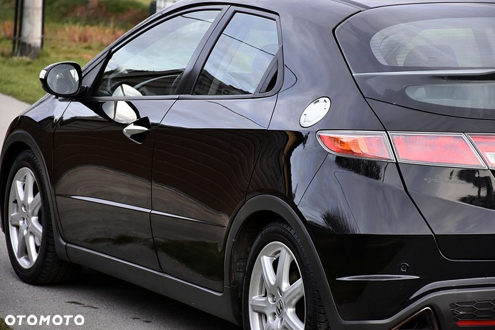 Honda Civic 1.8i-VTEC 50 Jahre Edition - 12