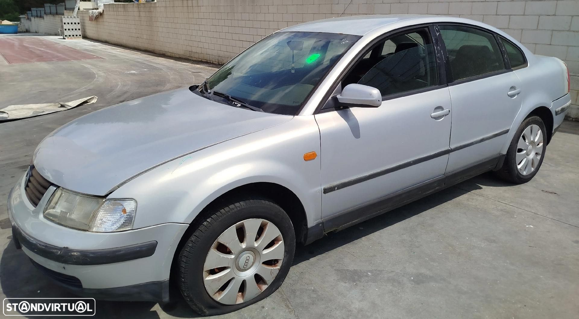 Para peças VOLKSWAGEN Passat (3B2) - 2