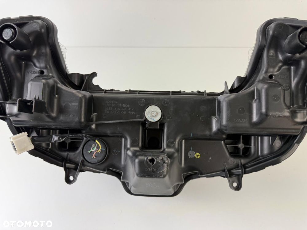Przednia lampa reflektor Yamaha X-Max 125 2023+ - 11