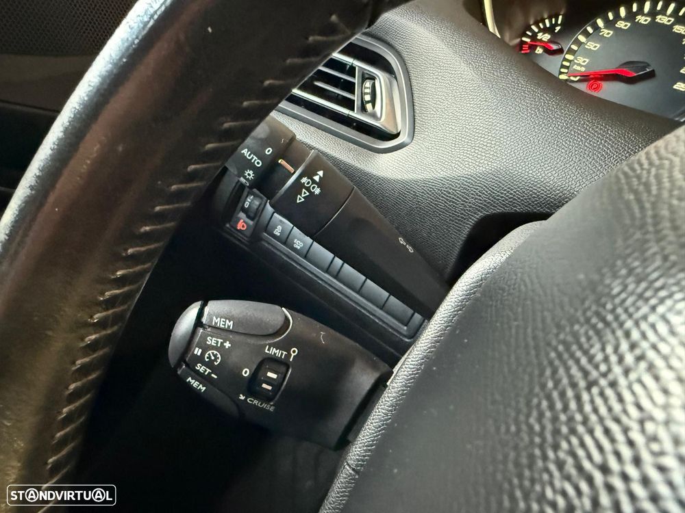 Peugeot 308 1.6 e-HDi Allure J17 - 19