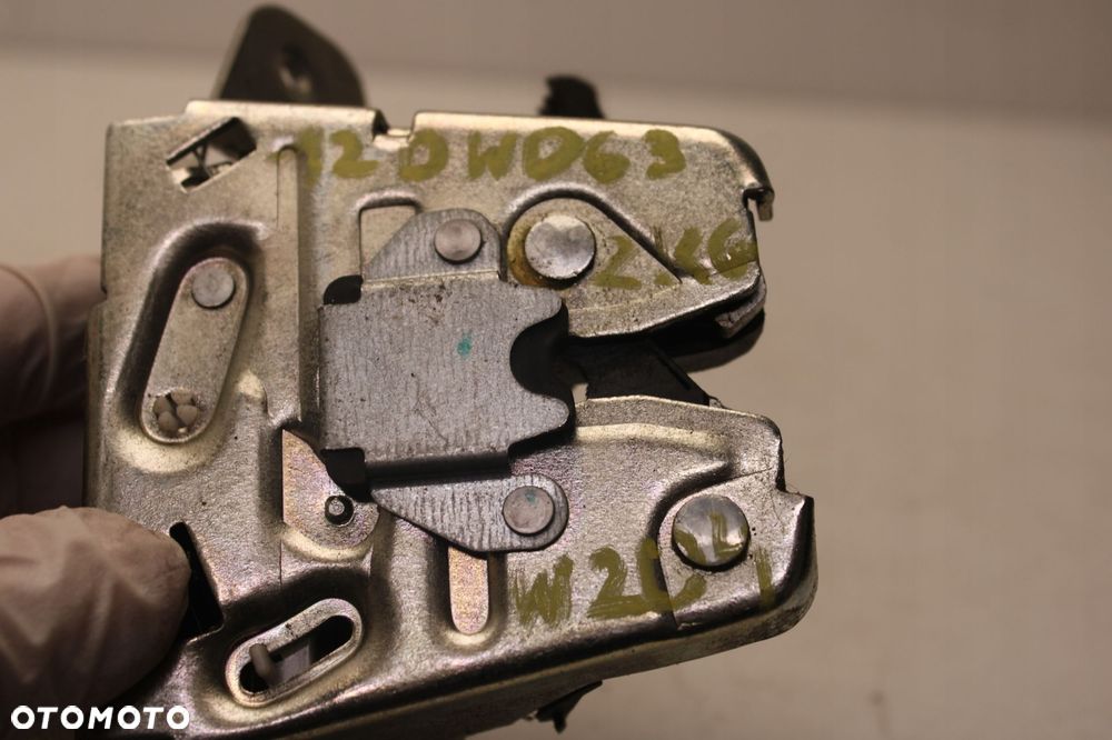 mercedes w204 lift kombi 11r- zamek klapy bagażnika tył tylny a2047401300 - 7