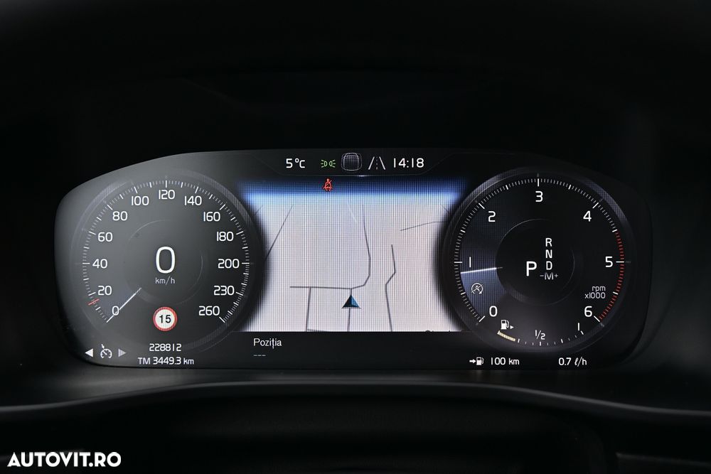 VOLVO XC40 2019 — imagine 30