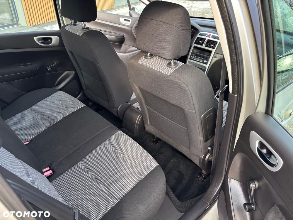Peugeot 307 1.4 XR - 11