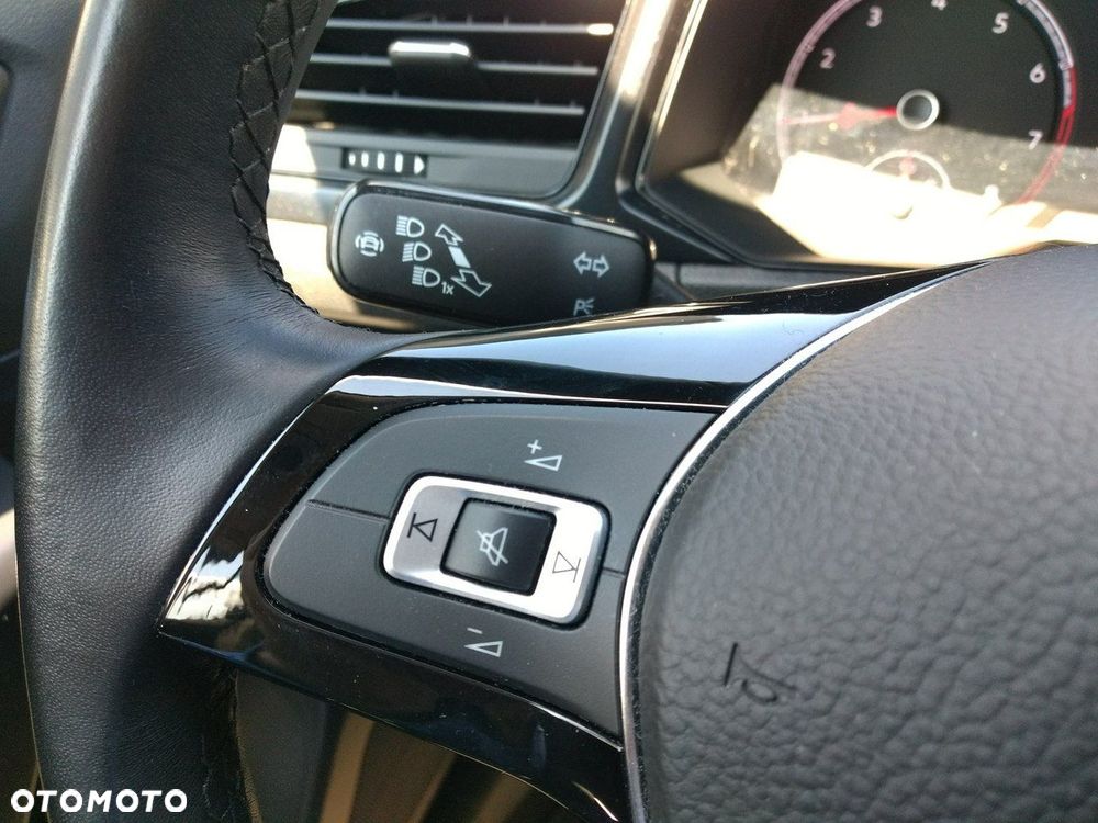 Volkswagen T-Roc 1.0 TSI - 12