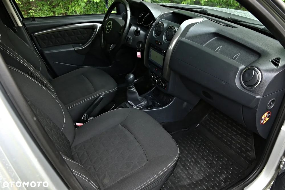 Dacia Duster TCe 125 4x2 Celebration - 8