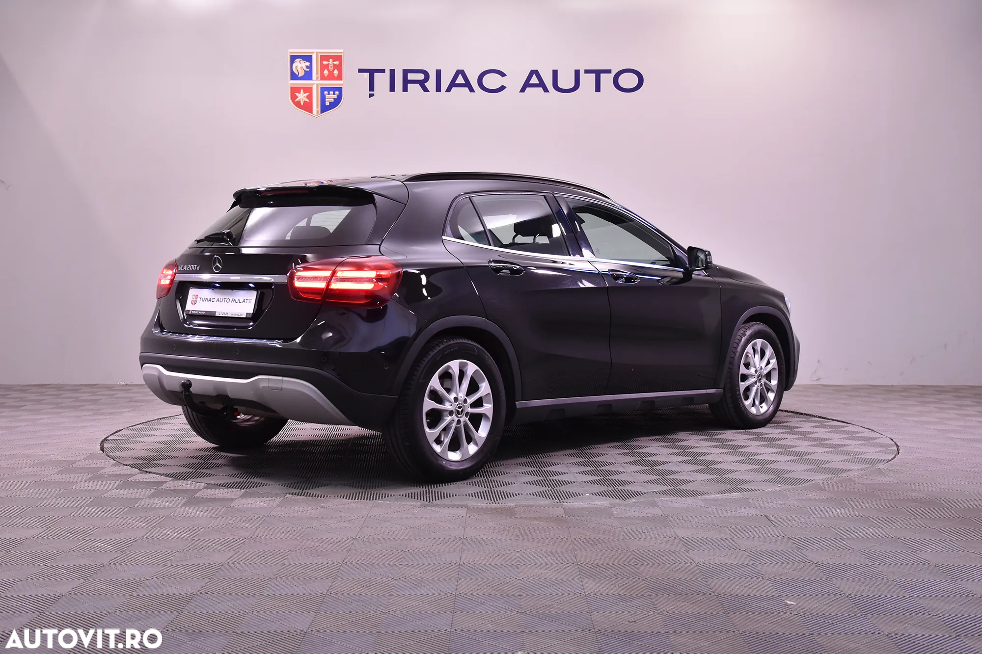 Mercedes-Benz GLA 200 d 7G-DCT - 5