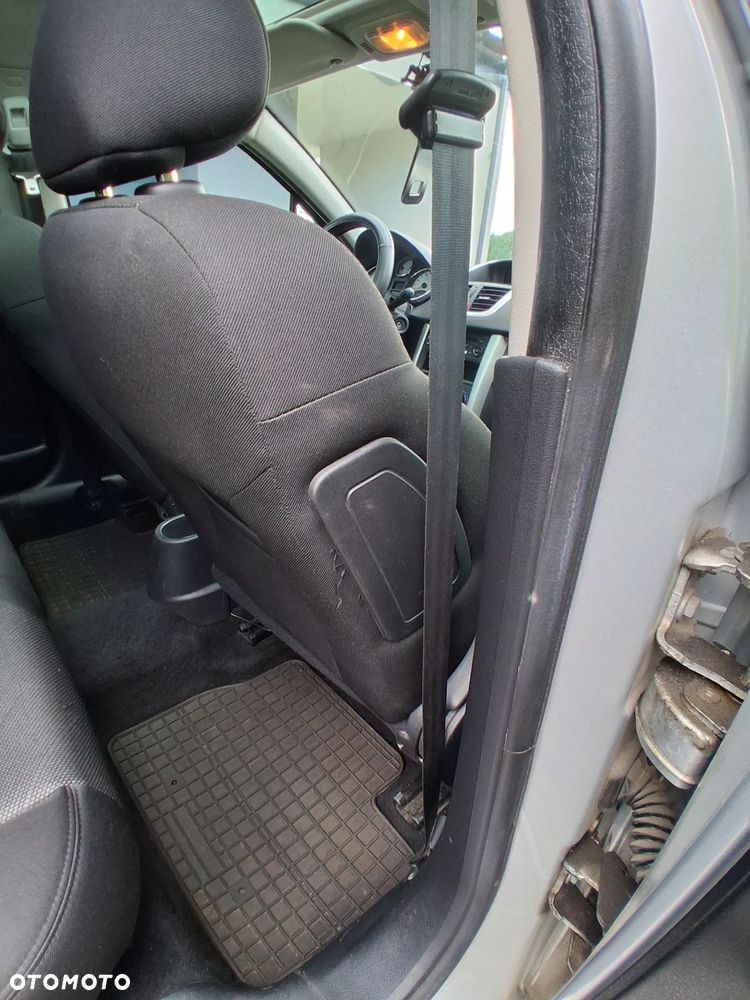 Peugeot 207 - 24