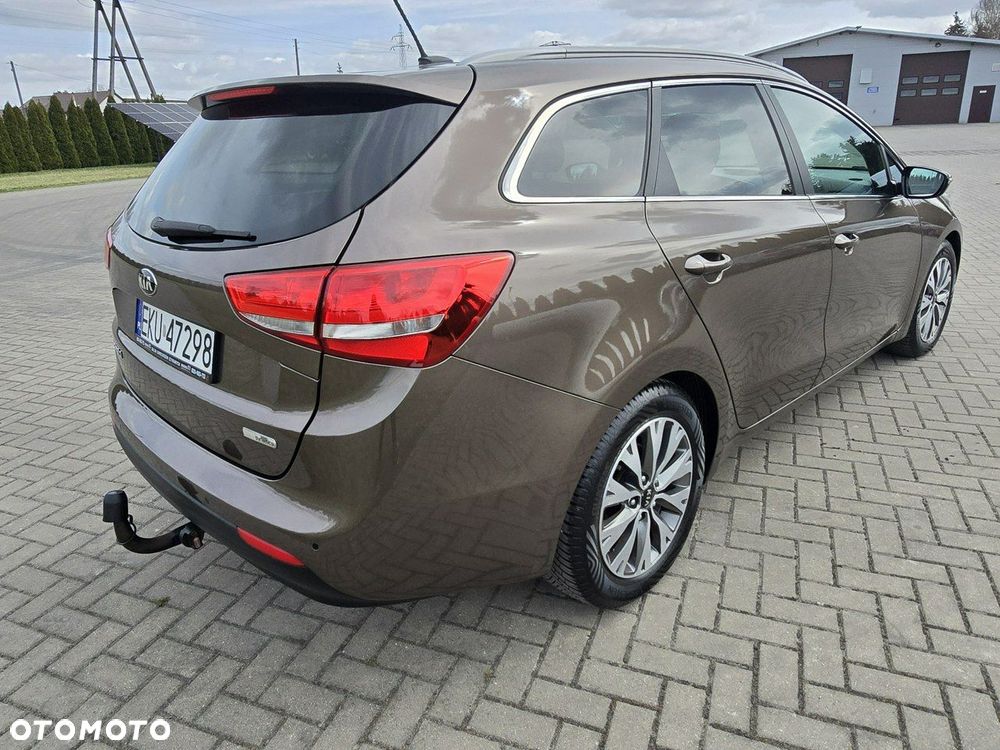 Kia Ceed - 9