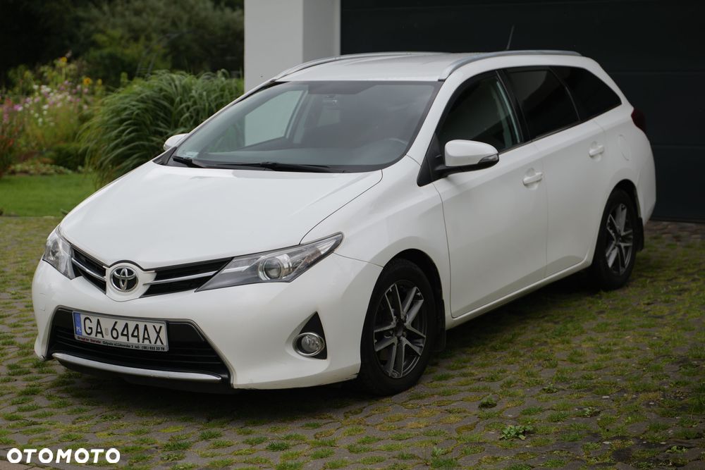 Toyota Auris - 1