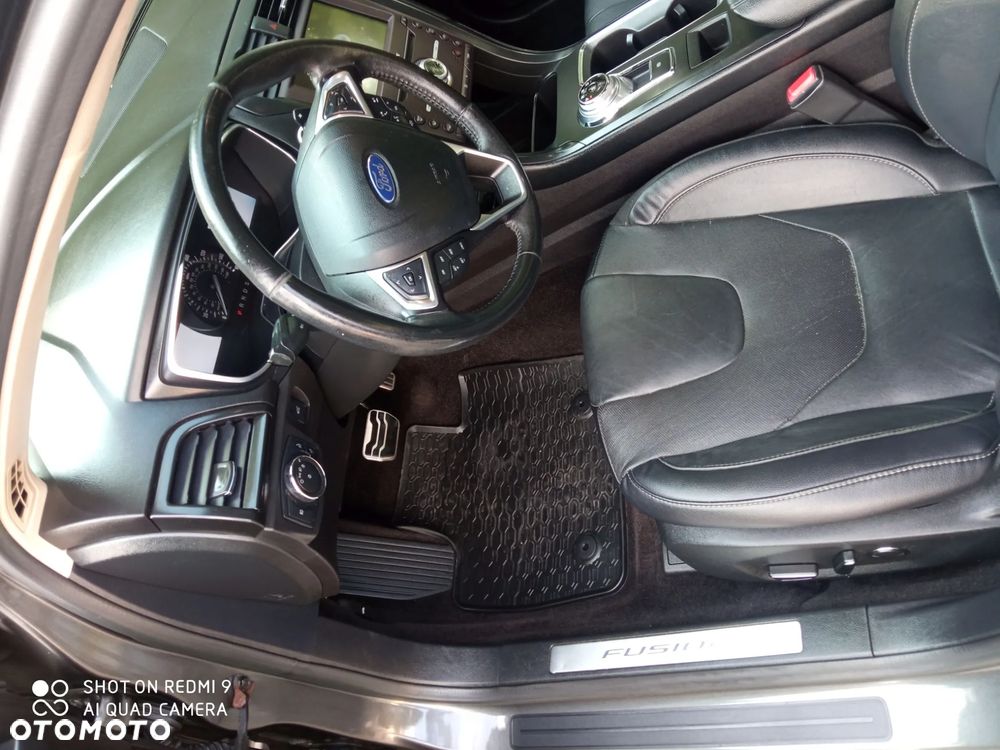 Ford Fusion 2.0 EcoBoost Titanium - 14