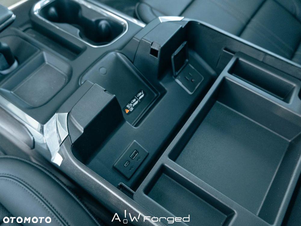 Chevrolet Silverado - 38