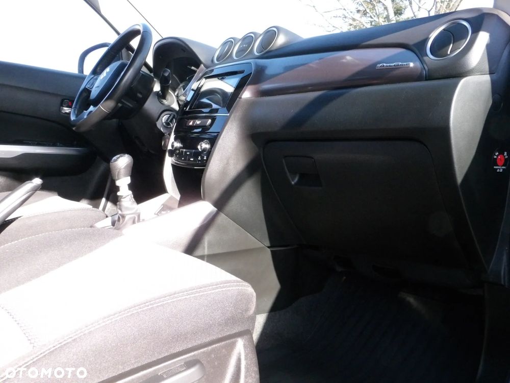 Suzuki Vitara 1.4 Boosterjet SHVS Premium 4WD - 14