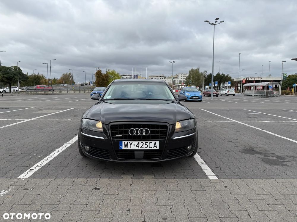 Audi A8 4.2 L Quattro - 5
