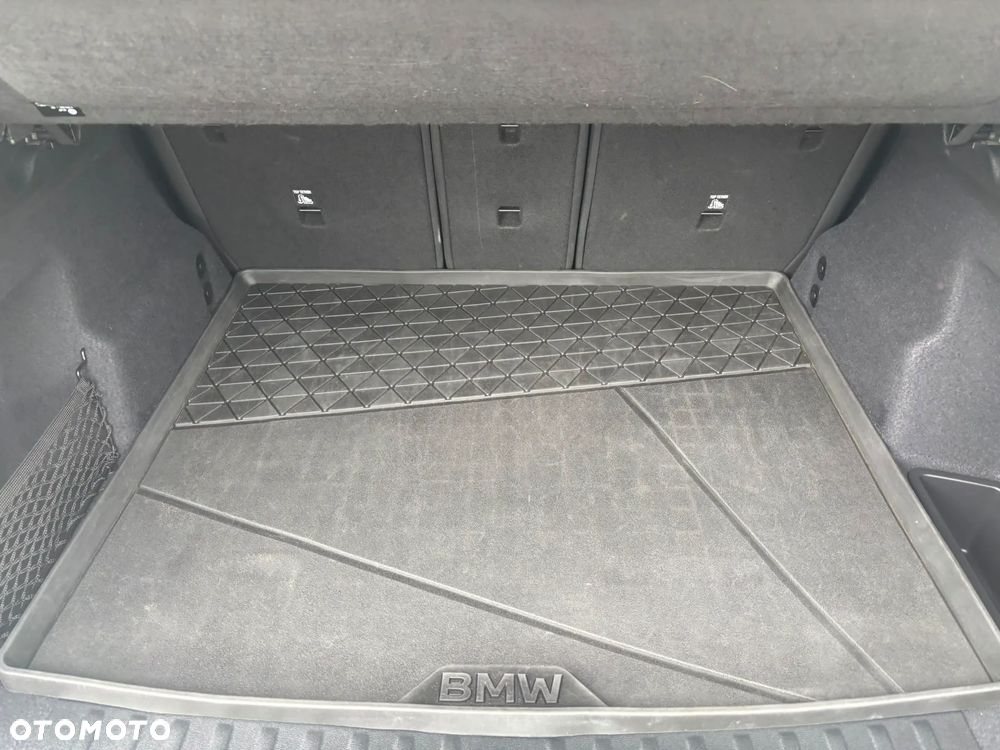 BMW X1 - 24