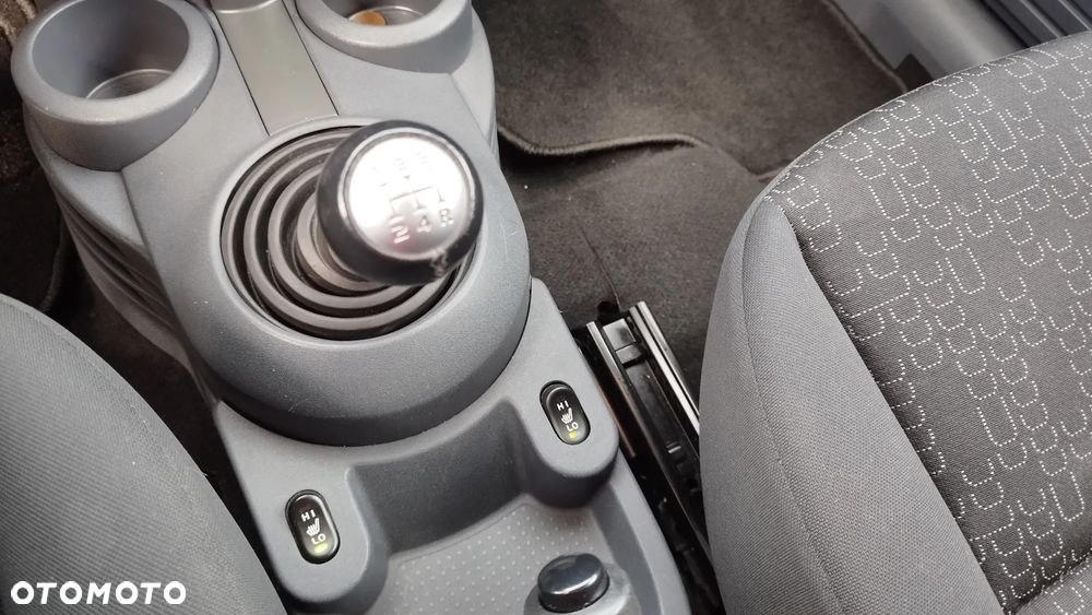 Mitsubishi Colt - 23