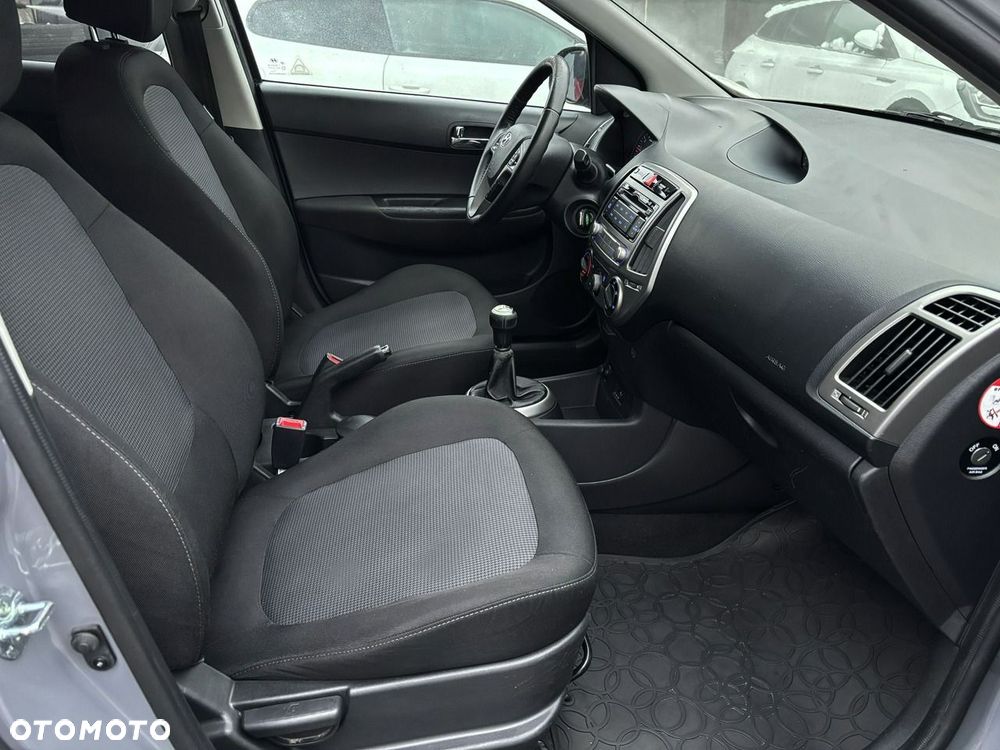 Hyundai i20 1.2 Fifa World Cup Edition - 28