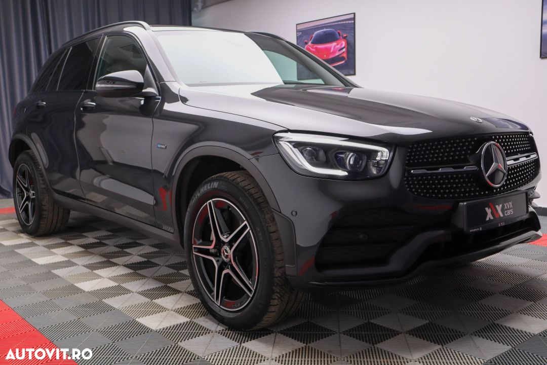 Mercedes-Benz GLC 300 e 4Matic 9G-TRONIC AMG Line Plus - 11