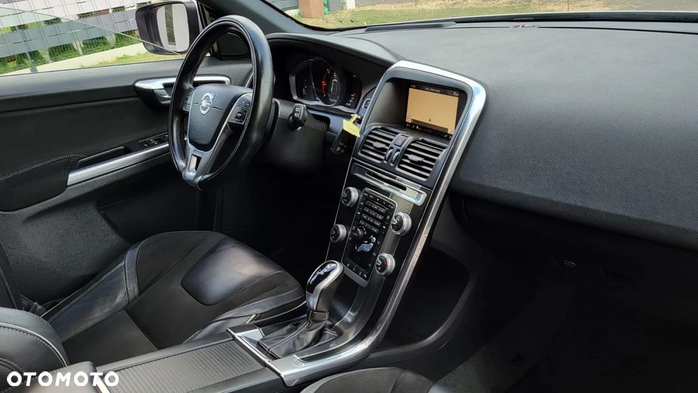 Volvo XC 60 D3 Drive-E R-Design Momentum - 38