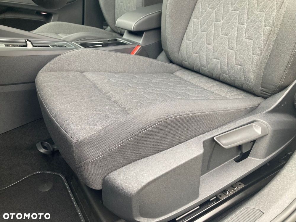 Volkswagen Golf - 10