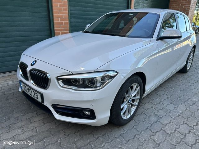 BMW 116 d Line Sport Shadow — fotografia 2