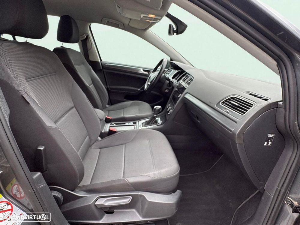 VW Golf Variant 1.6 TDi Confortline DSG - 15