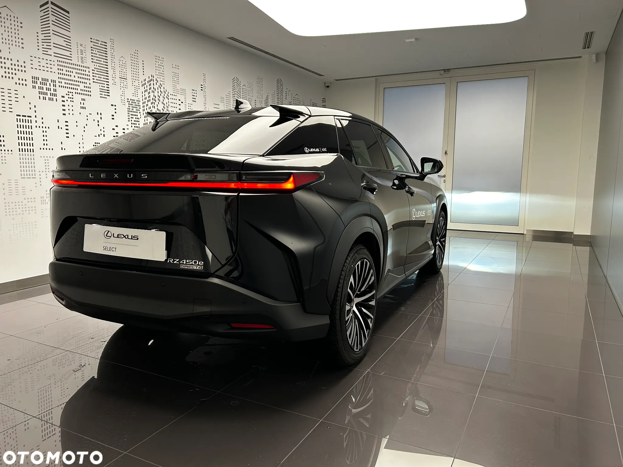 Lexus RZ - 6