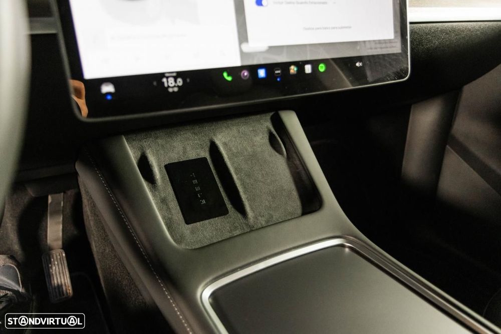 Tesla Model Y Long Range Dual Motor AWD - 23