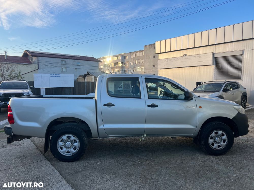 Toyota Hilux 4x4 Cabina Dubla Comfort - 8