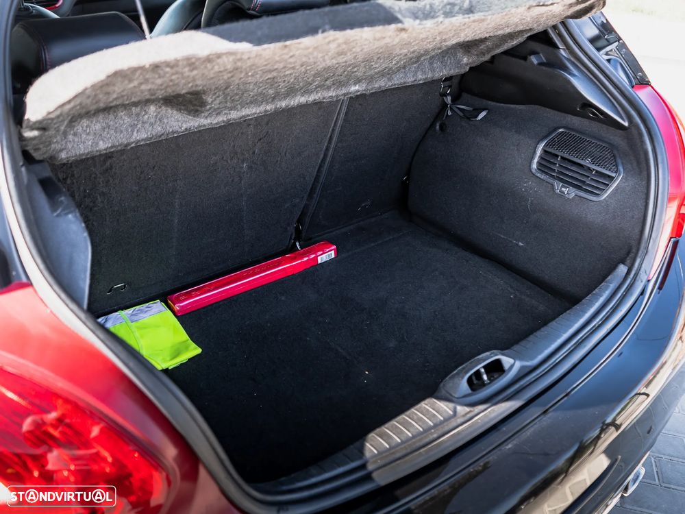 Peugeot 208 GTI 200 THP - 35