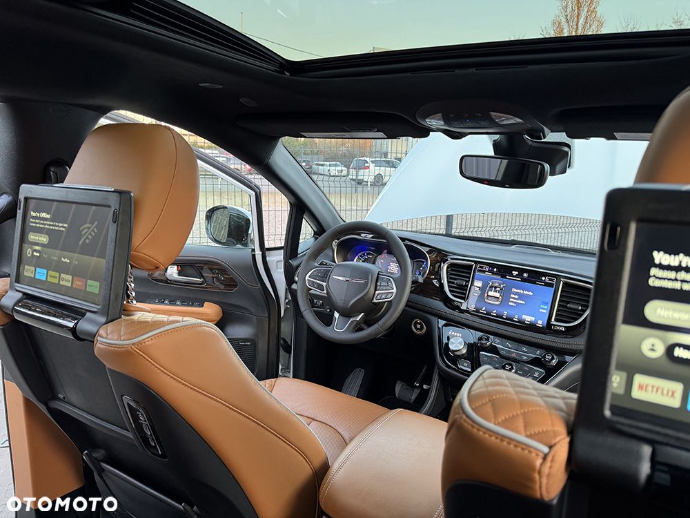 Chrysler Pacifica - 19