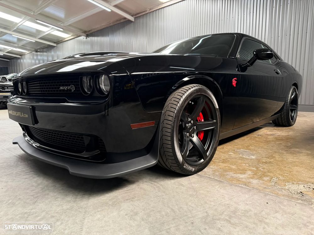 Dodge Challenger Auto SRT Hellcat - 18