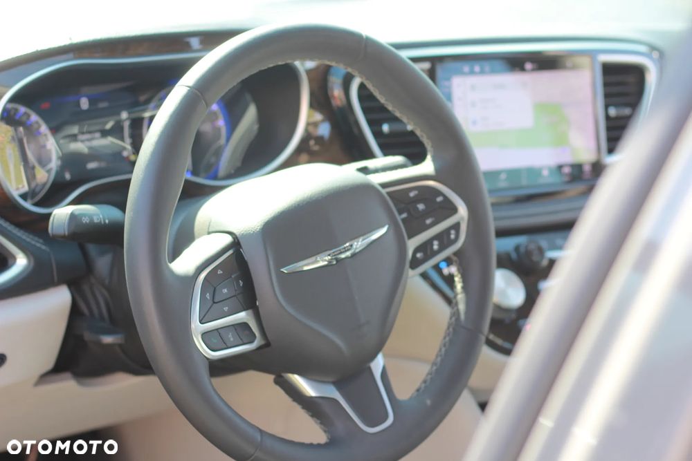 Chrysler Pacifica - 33