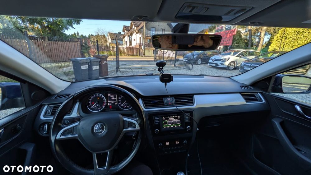 Skoda RAPID - 7