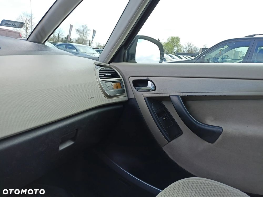 Citroën C4 Grand Picasso - 12