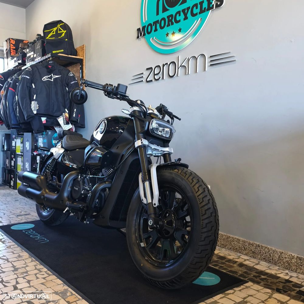 Benelli Leoncino Bobber 400 - 2