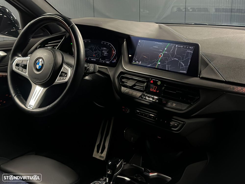 BMW 118 i Pack Desportivo M Auto - 4