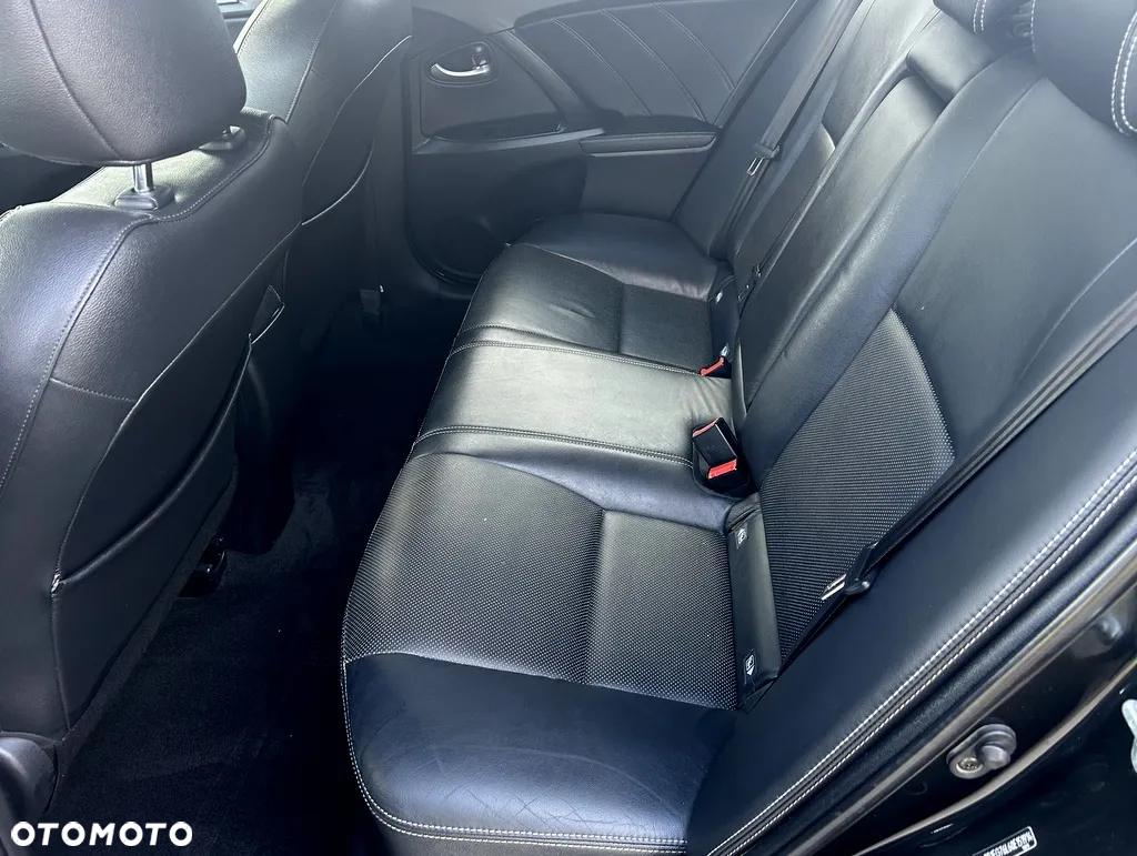 Toyota Avensis Combi 1.8 Multidrive S Executive - 28