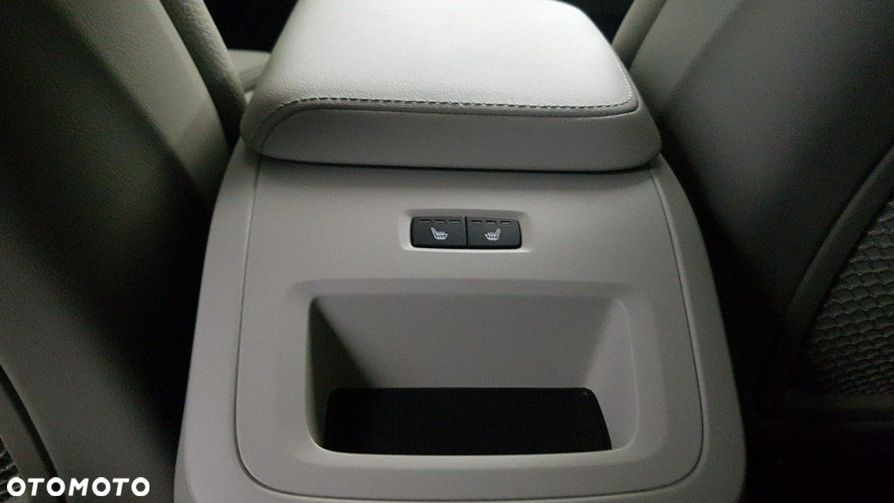 Volvo XC 60 - 30