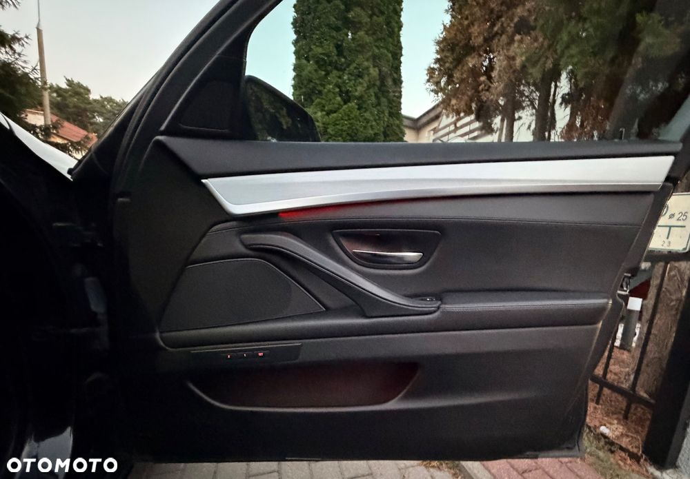 BMW Seria 5 530d xDrive Luxury Line - 12