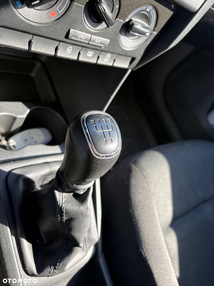 Skoda RAPID 1.0 TSI Ambition - 17