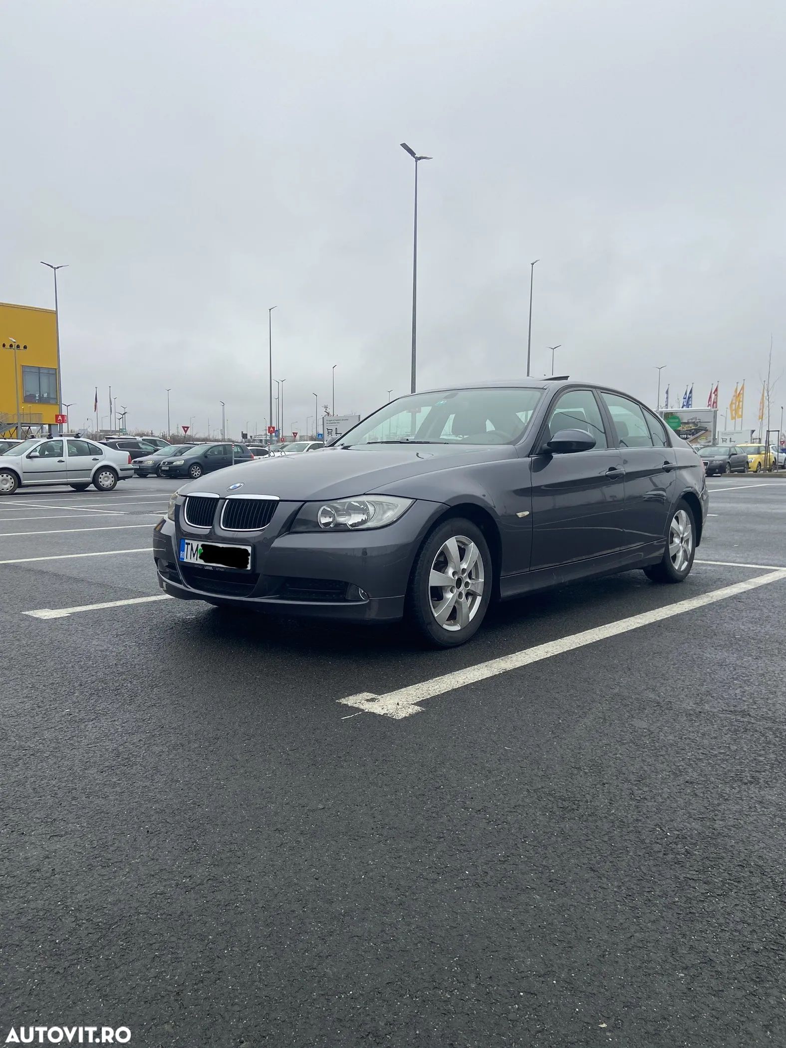 BMW Seria 3 318i - 1