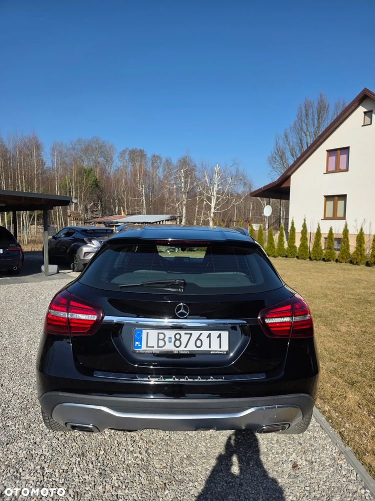Mercedes-Benz GLA 200 d - 6