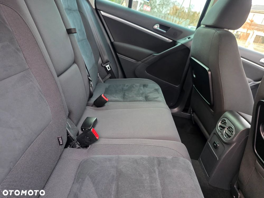 Volkswagen Tiguan 2.0 TDI SCR BlueMotion Technology Sport & Style - 23