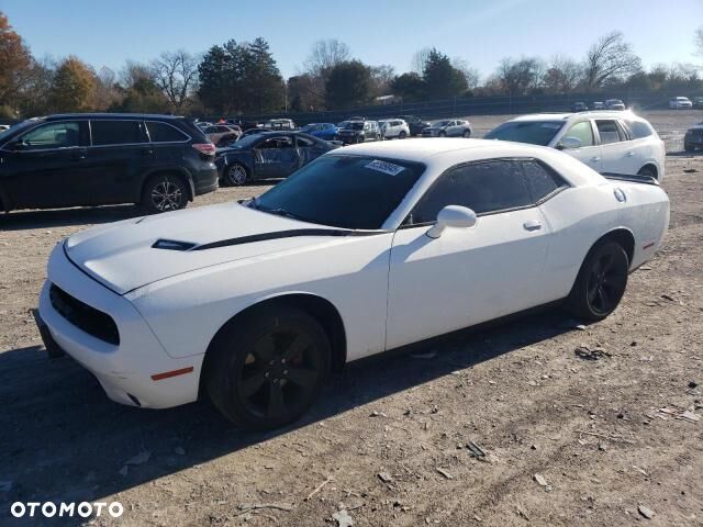 Dodge Challenger - 10