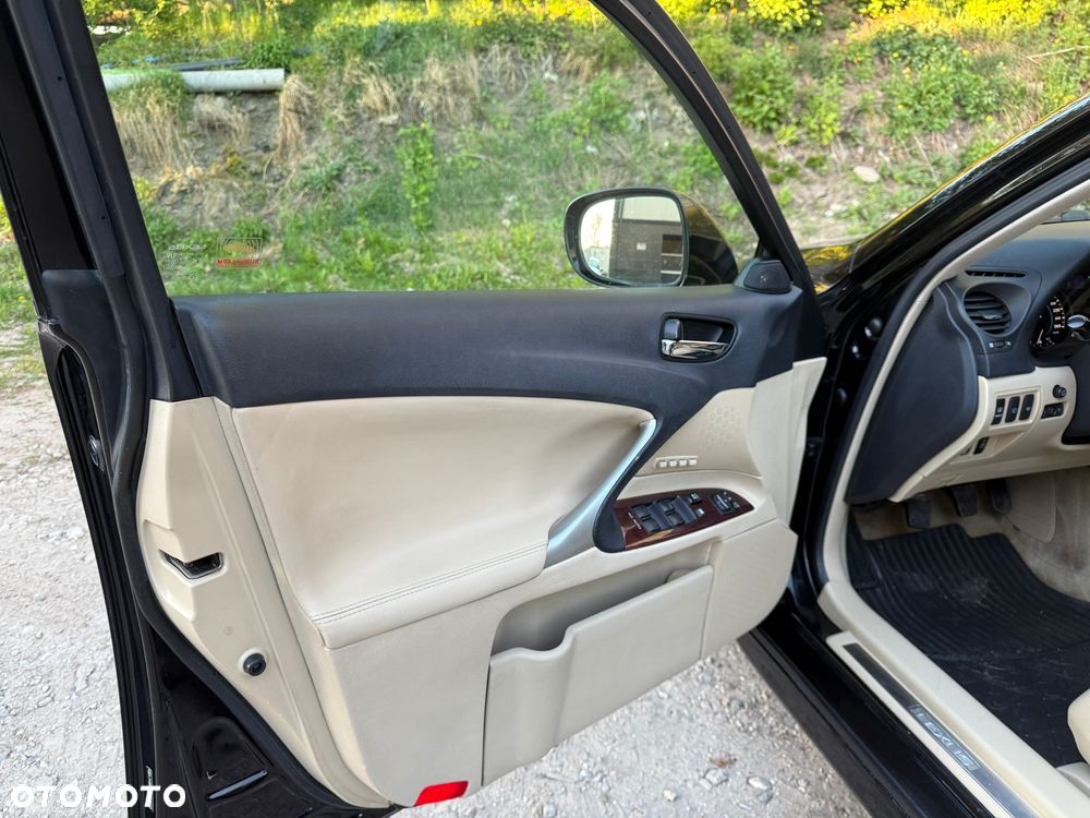 Lexus IS 220 D Prestige - 28