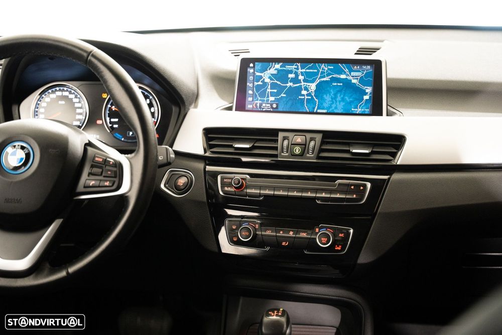 BMW X1 25 e xDrive Corporate Edition - 4