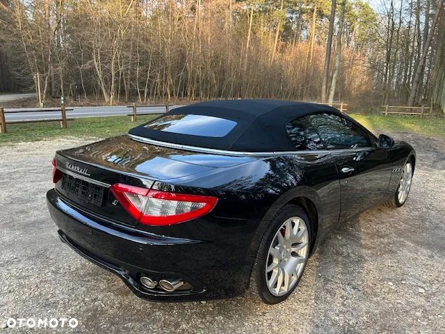 Maserati GranCabrio - 13