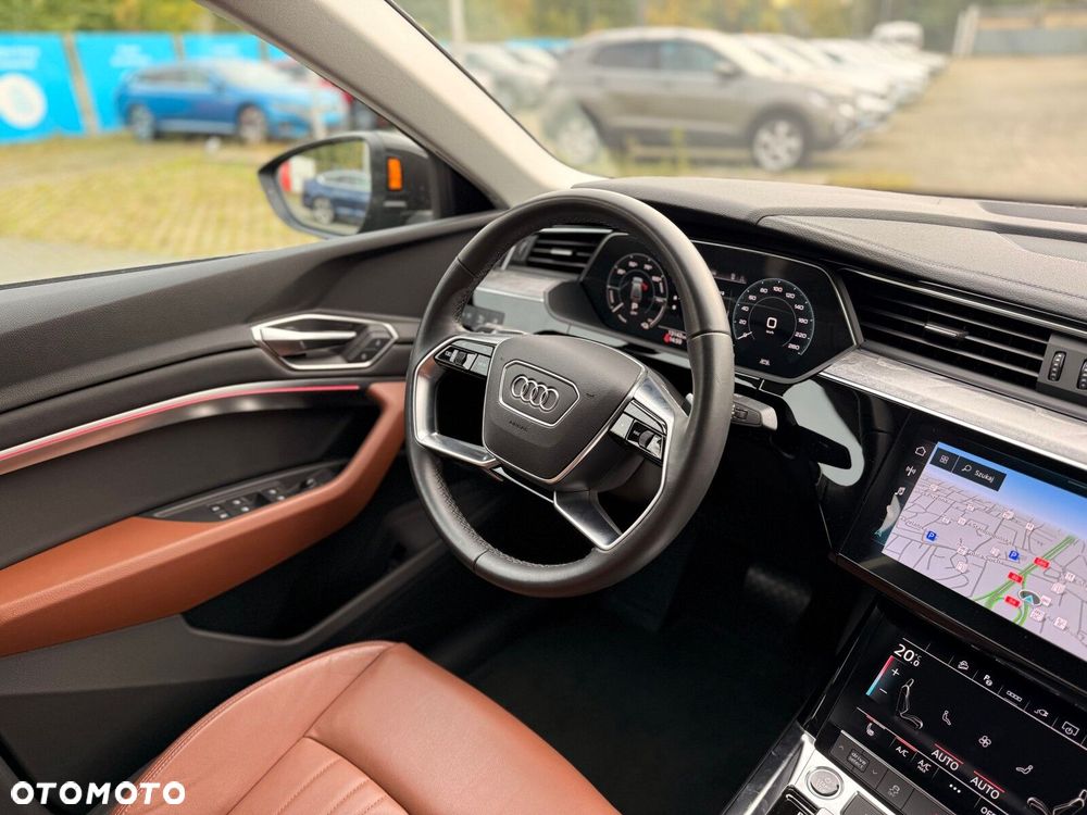 Audi Q8 Sportback e-tron - 19