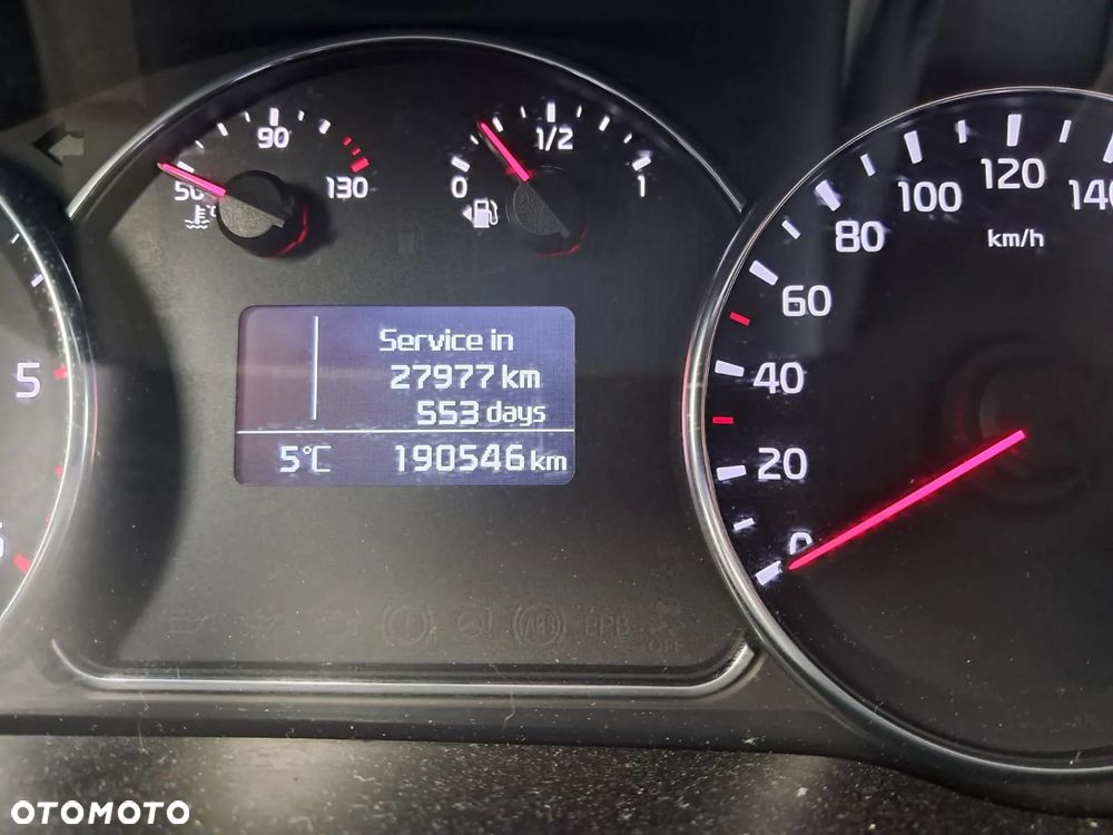 Kia Carens 1.7 CRDi 115 Dream Team Edition - 21