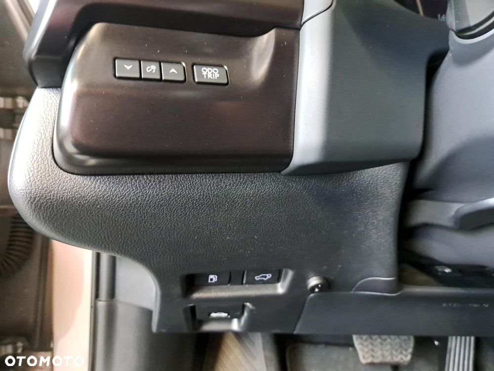 Lexus UX 250h GPF Business 2WD - 31